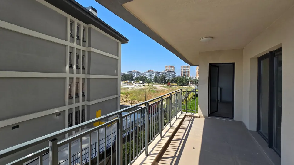 Spacious and modern balcony of an apartment with a city view in Beylikdüzü.