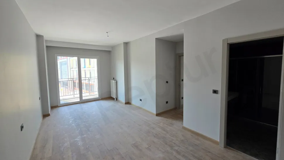 A modern, spacious, and bright bedroom view in Istanbul Beylikdüzü.