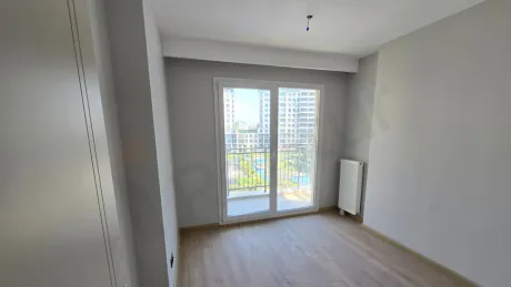 View of a modernly designed, spacious, and bright bedroom in Beylikdüzü, Istanbul.