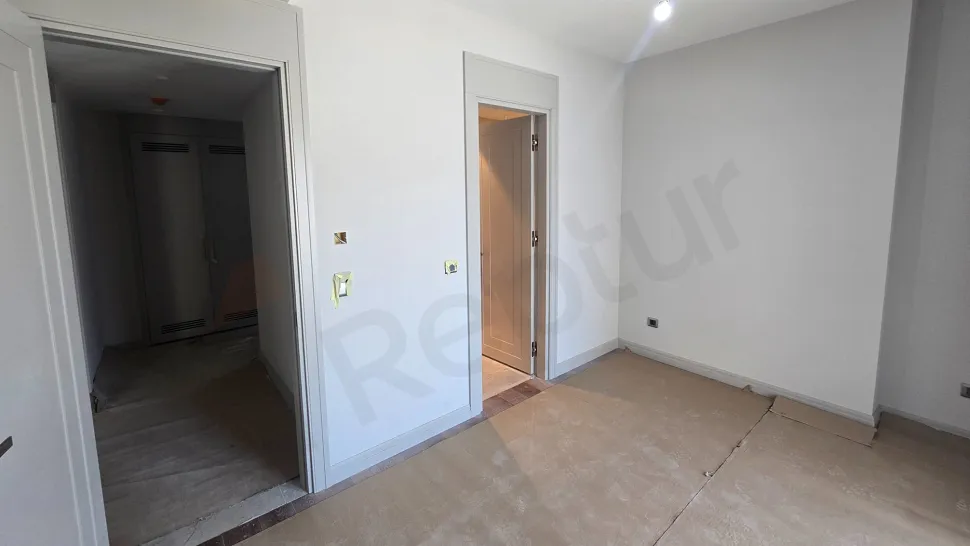 Luxury 2+1 Duplex with a Grand Terrace in Central Beşiktaş