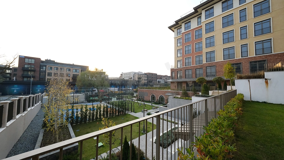 Image of a spacious and well-maintained garden.