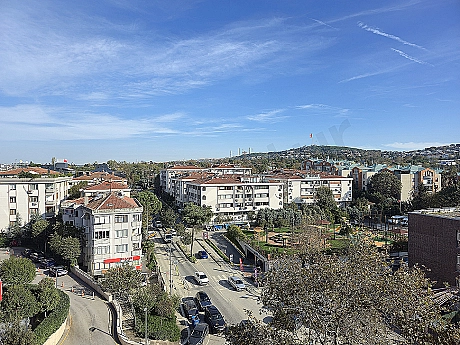 Photo of a luxury duplex apartment with city view in Üsküdar, Istanbul.