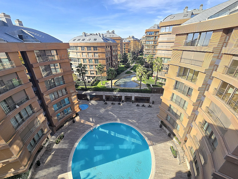 Swimming pool of a luxury duplex apartment in Üsküdar, Istanbul.