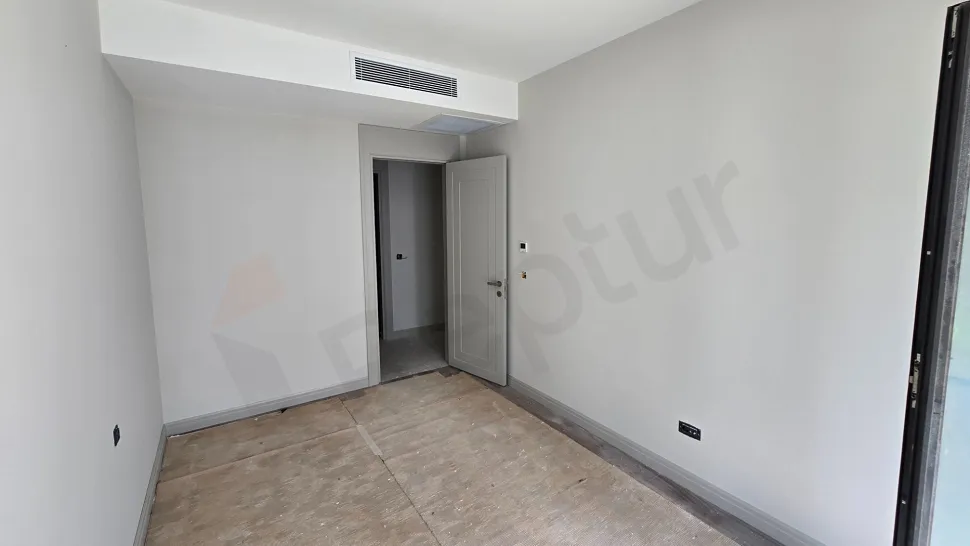 Luxury 4+1 Residence with a Closed Kitchen and Large Balcony in Beşiktaş