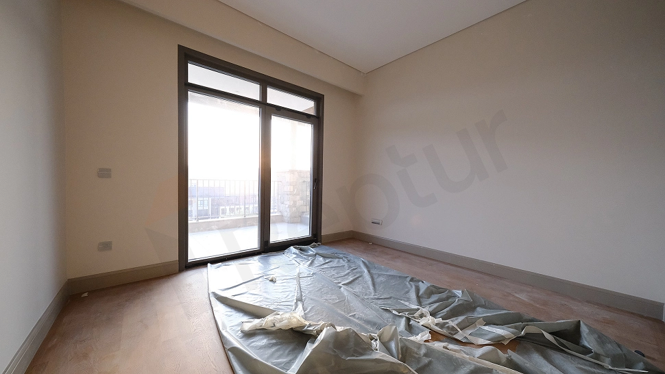 Unfurnished penthouse bedroom image.