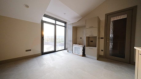 Image of a spacious balcony.