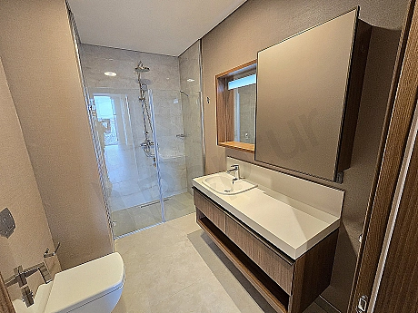 Modern designed, bright and spacious bathroom