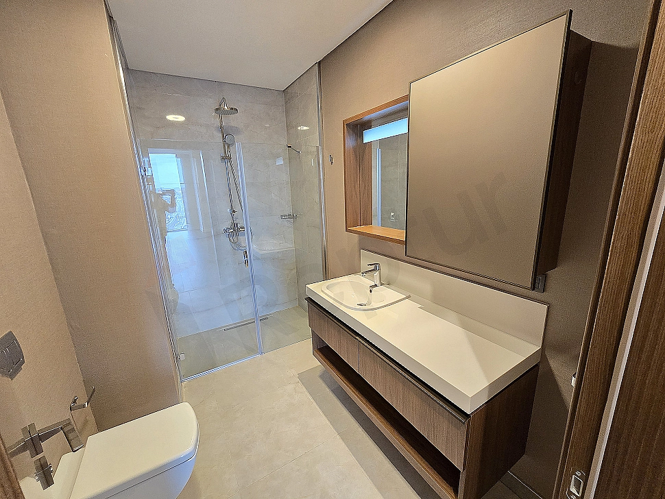 Modern designed, bright and spacious bathroom