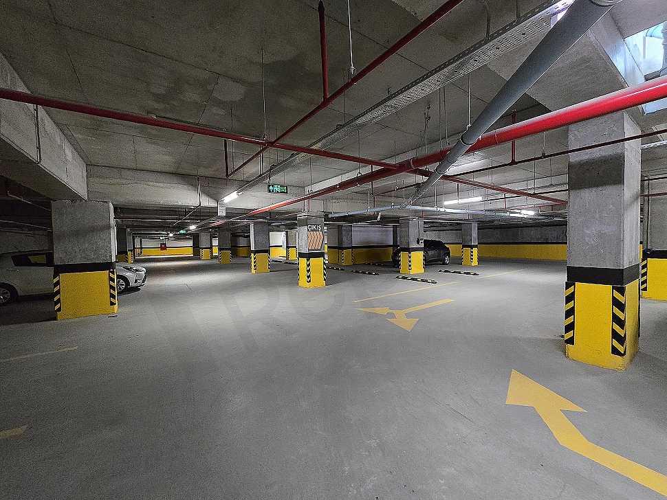 Image of an indoor car park in Kağıthane, Istanbul.