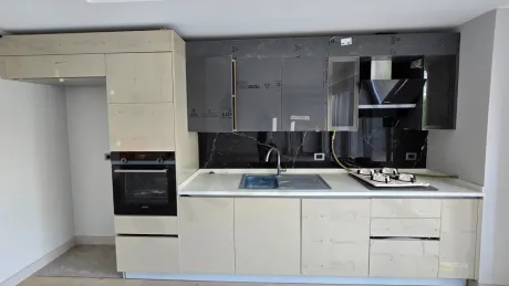Modern and spacious kitchen area design