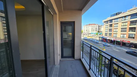 Modern 2+1 on 5th Floor with Enclosed Kitchen | Beylikdüzü