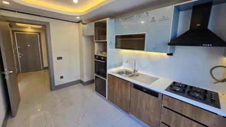 Modern 2+1 on 5th Floor with Enclosed Kitchen | Beylikdüzü