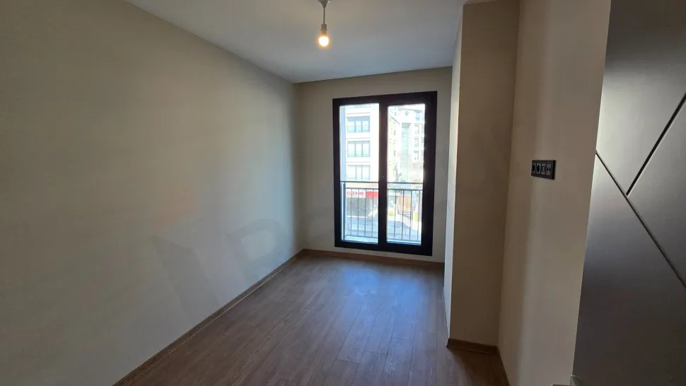 Modern 2+1 on 5th Floor with Enclosed Kitchen | Beylikdüzü