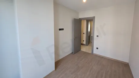 Modern 2+1 on 5th Floor with Enclosed Kitchen | Beylikdüzü