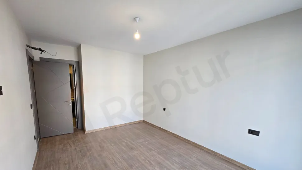 Modern 2+1 on 5th Floor with Enclosed Kitchen | Beylikdüzü