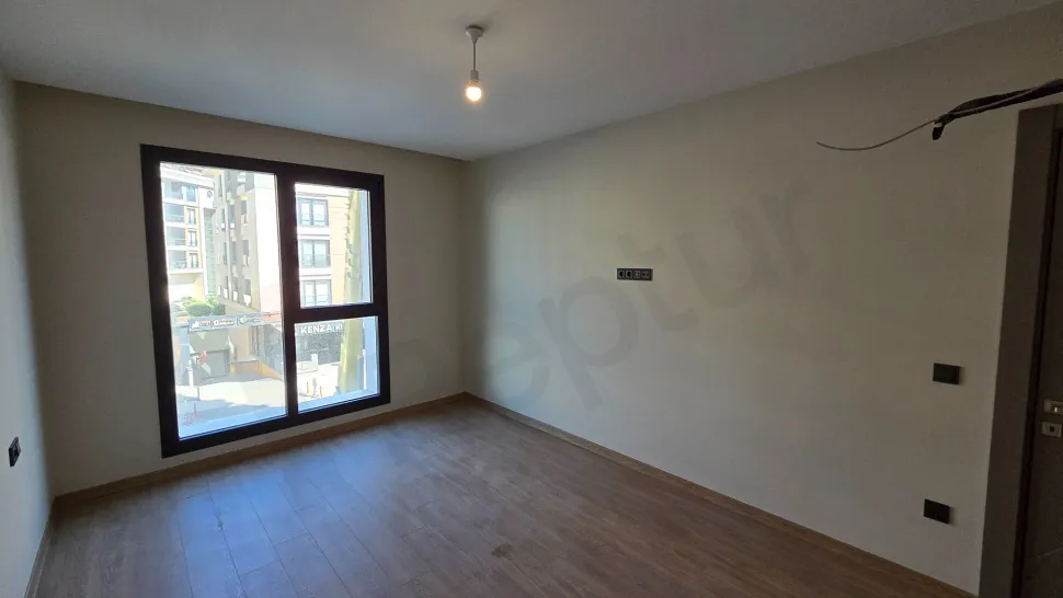 Modern 2+1 on 5th Floor with Enclosed Kitchen | Beylikdüzü