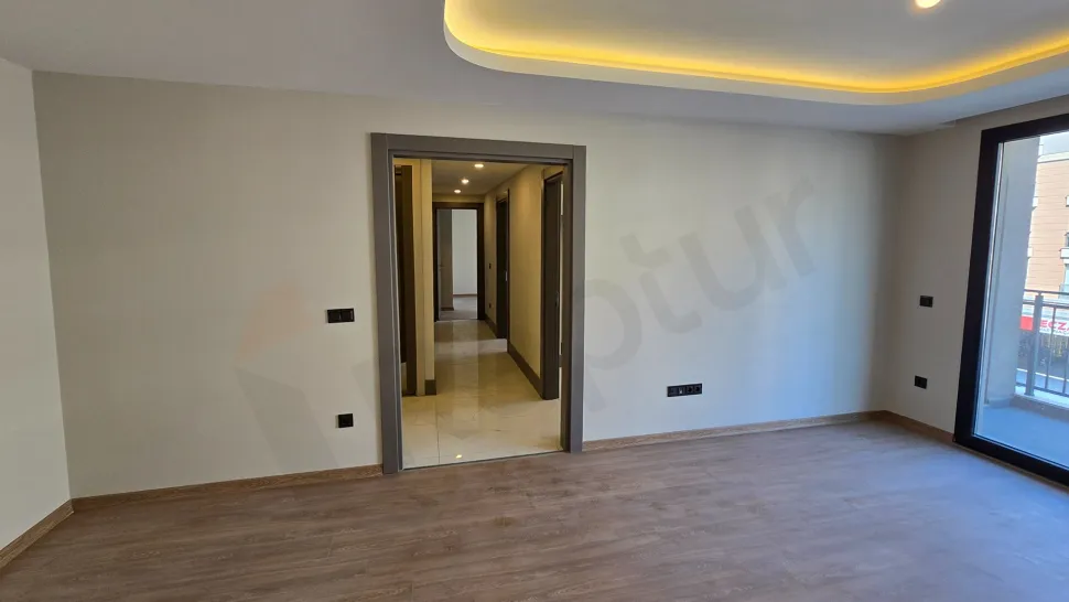 Modern 2+1 on 5th Floor with Enclosed Kitchen | Beylikdüzü