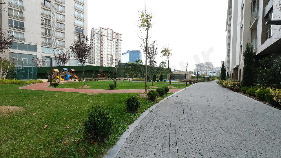 Garden View of Apartment for Sale in Zeytinburnu
