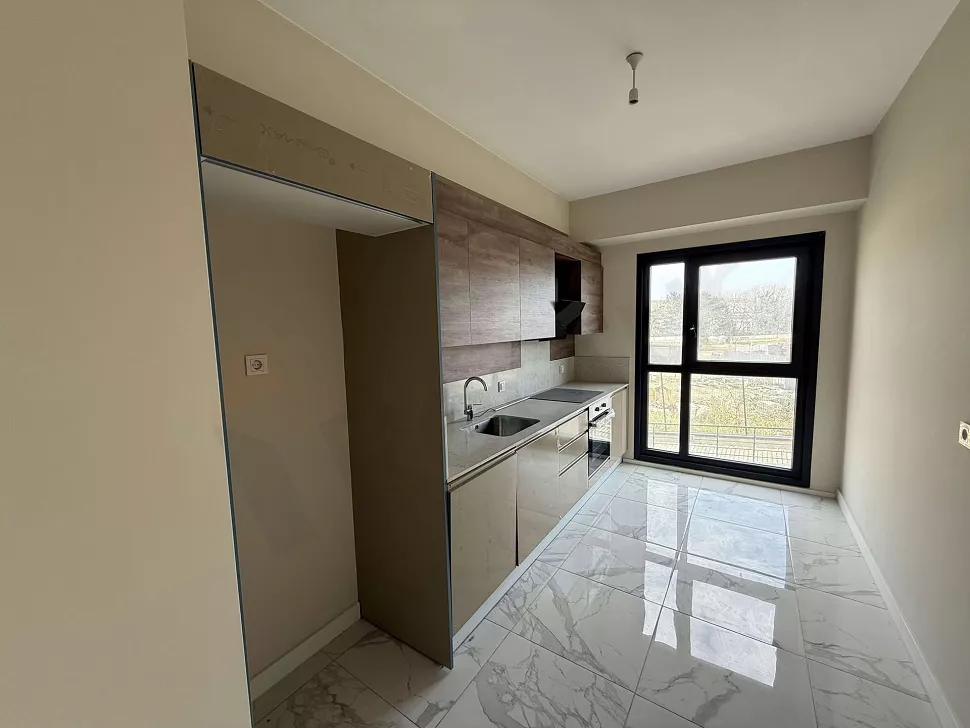 Modern and spacious kitchen design of a 3+1 apartment in Çekmeköy, Istanbul.