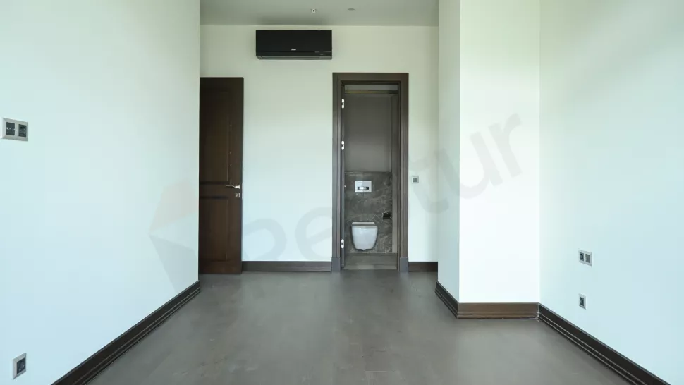 Premium Beyoğlu Apartment: New Build, Facilities & Citizenship Ready