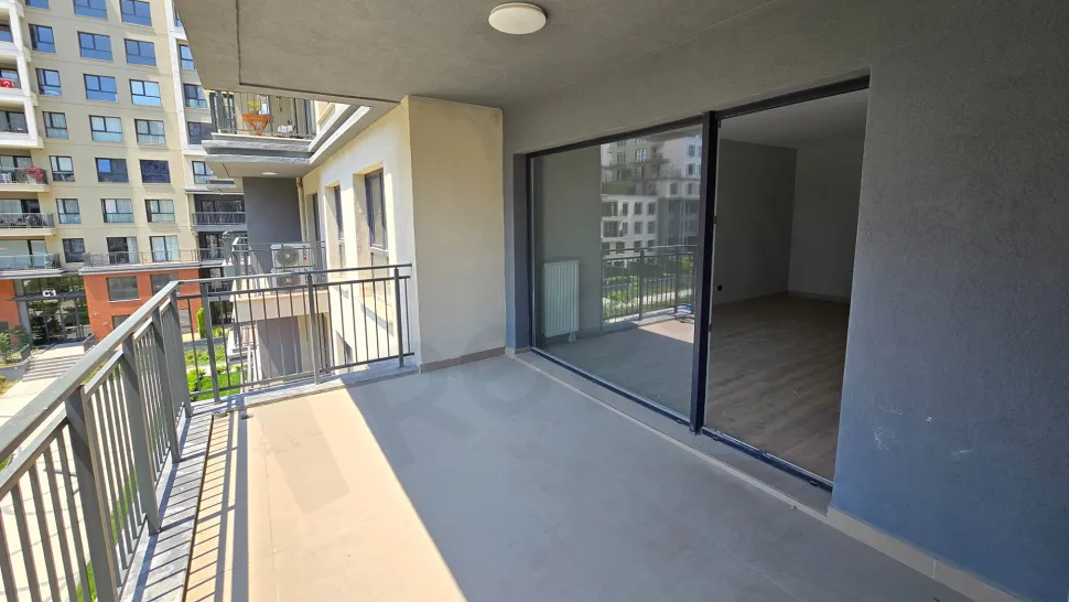 Pool-View 2+1 Layout: Large Balcony & Master Suite