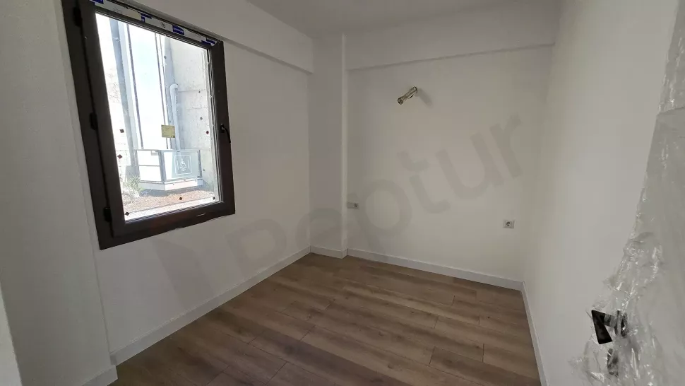 Last 2+1 Unit in a Cozy Low-Rise Complex in Milas-Dorttepe