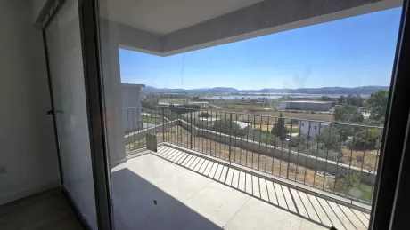 Last 2+1 Unit in a Cozy Low-Rise Complex in Milas-Dorttepe