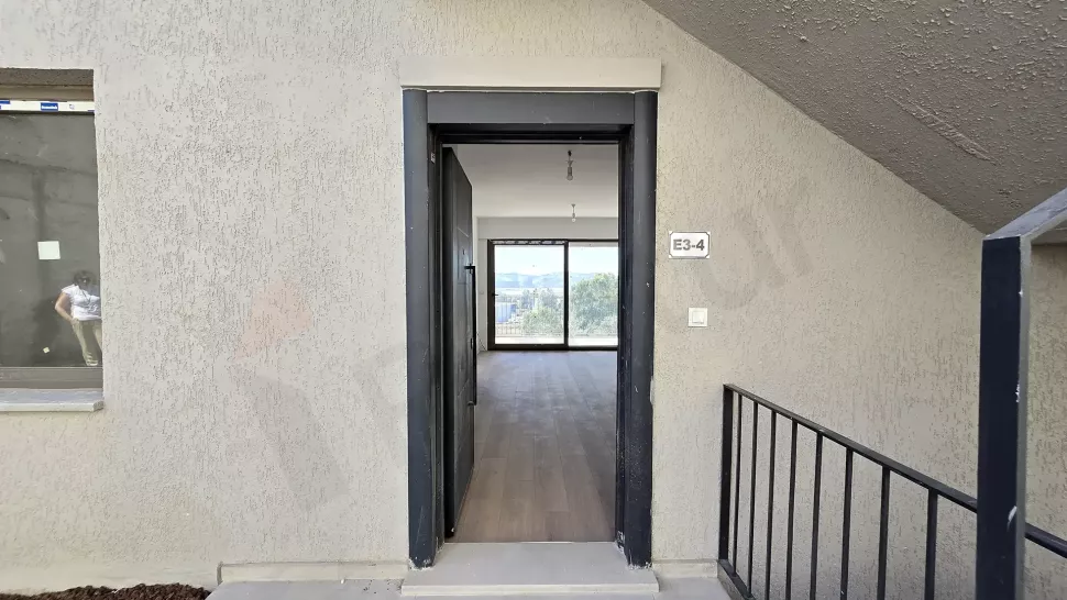 Last 2+1 Unit in a Cozy Low-Rise Complex in Milas-Dorttepe