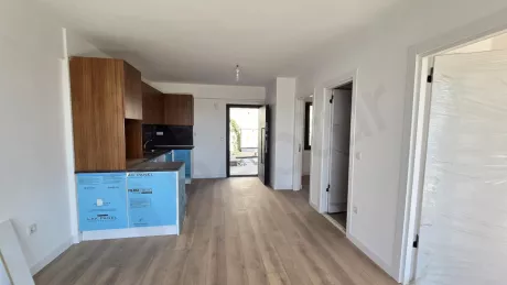 Last 2+1 Unit in a Cozy Low-Rise Complex in Milas-Dorttepe