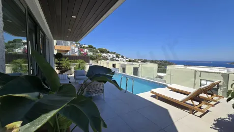 Modern and spacious swimming pool located in the garden of a luxury detached house in Bodrum.