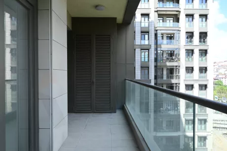 Beyoğlu Luxury Apartment: Citizenship Ready with Indoor Pool & Gym