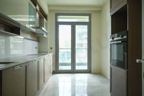 Beyoğlu Luxury Apartment: Citizenship Ready with Indoor Pool & Gym