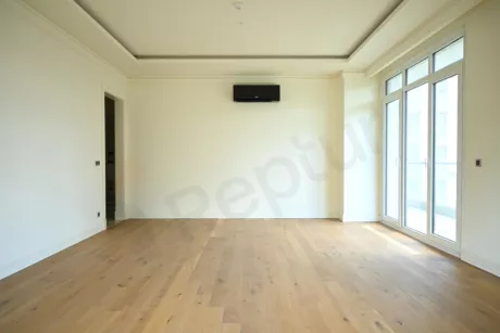 Beyoğlu Luxury Apartment: Citizenship Ready with Indoor Pool & Gym