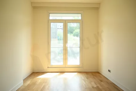 Beyoğlu Luxury Apartment: Citizenship Ready with Indoor Pool & Gym