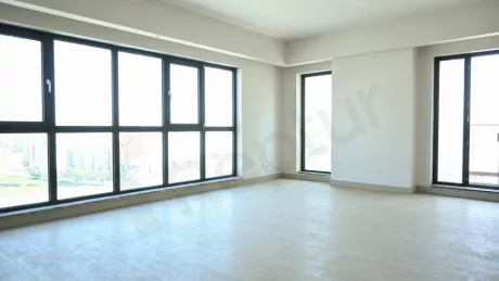 Modern 172sqm Başakşehir Apartment with Indoor Pool & Security
