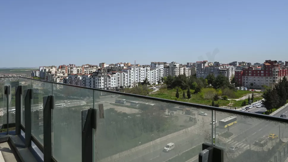 Modern 172sqm Başakşehir Apartment with Indoor Pool & Security