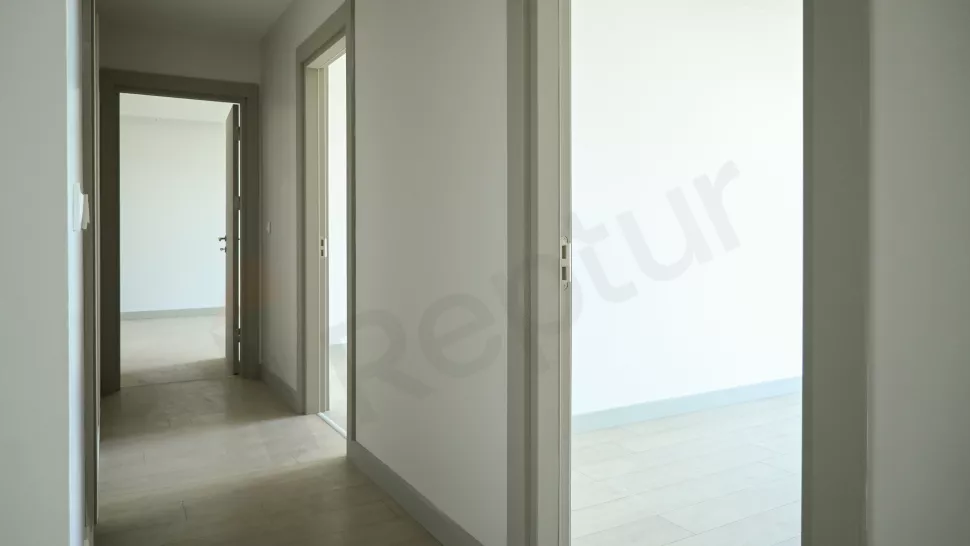 Modern 172sqm Başakşehir Apartment with Indoor Pool & Security