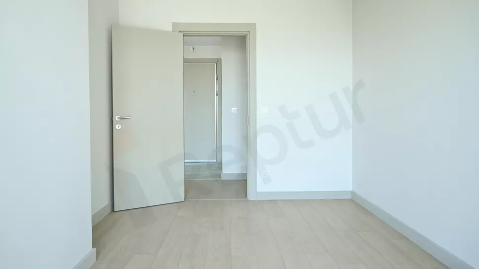 Modern 172sqm Başakşehir Apartment with Indoor Pool & Security