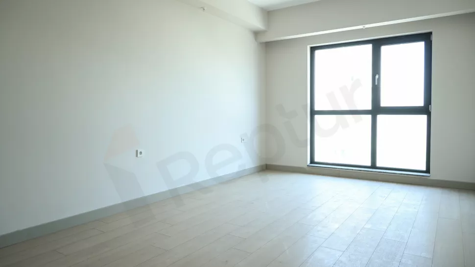 Modern 172sqm Başakşehir Apartment with Indoor Pool & Security