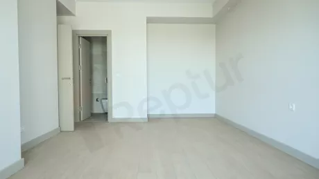 Modern 172sqm Başakşehir Apartment with Indoor Pool & Security