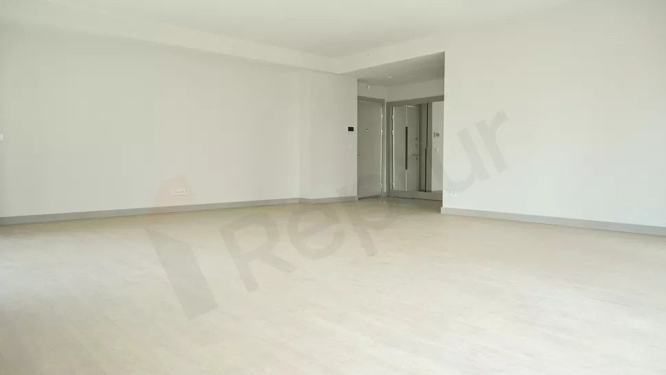 Modern Başakşehir Apartment: Citizenship Ready & New Building