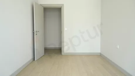 Modern Başakşehir Apartment: Citizenship Ready & New Building