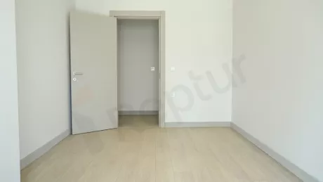 Modern Başakşehir Apartment: Citizenship Ready & New Building