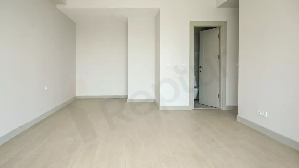 Modern Başakşehir Duplex: 283m², Indoor Pool & Citizenship Ready