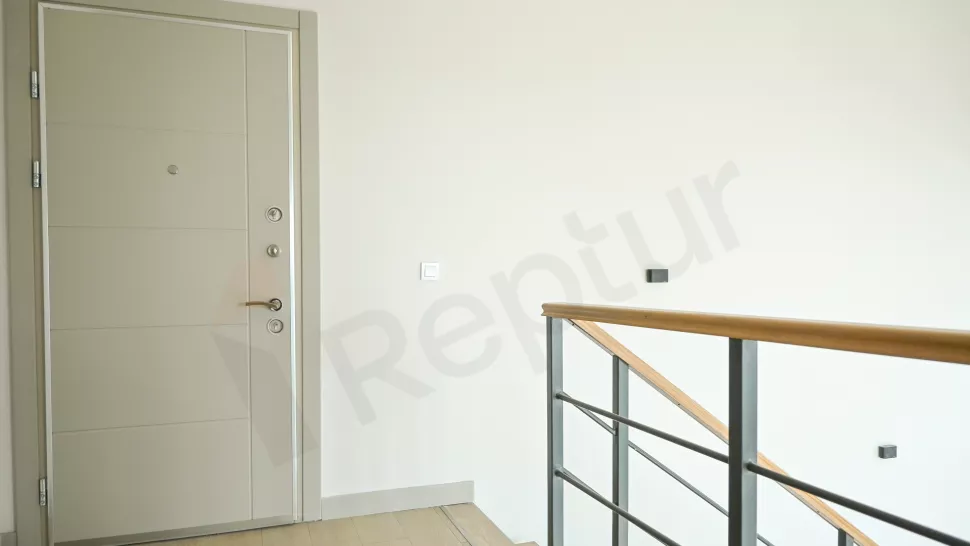 Modern Başakşehir Duplex: 283m², Indoor Pool & Citizenship Ready