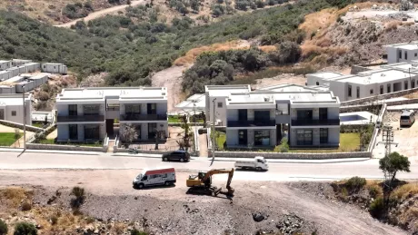 Modern 1-Bedroom Apartment in Bodrum with Pool - Residency Eligible