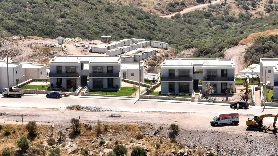 Modern 1-Bedroom Apartment in Bodrum with Pool - Residency Eligible