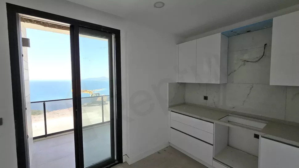 Modern 1-Bedroom Apartment in Bodrum with Pool - Residency Eligible
