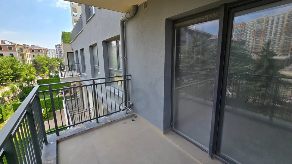 Rare Premium Layout: Spacious 2+1 Residence with Closed Kitchen