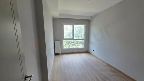 Rare Premium Layout: Spacious 2+1 Residence with Closed Kitchen
